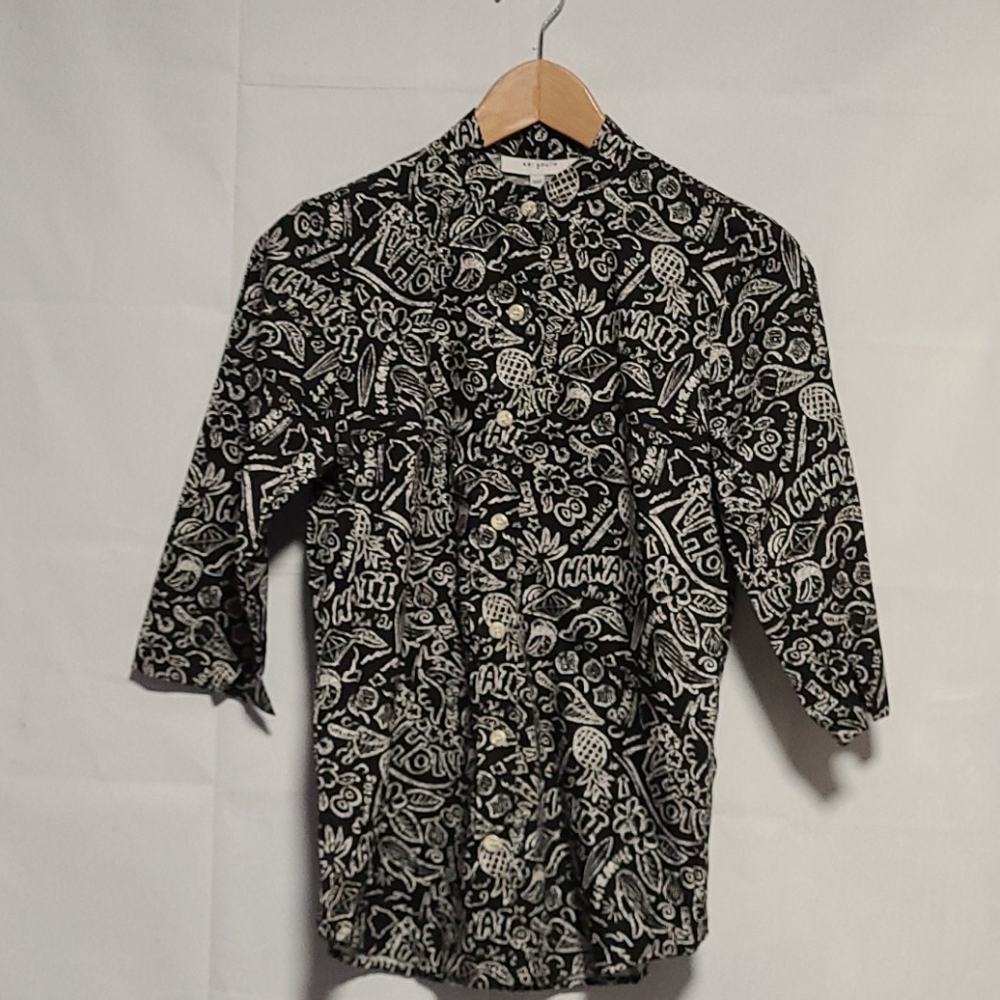 Ari South Black White Hawaii Small Button 3/4 New